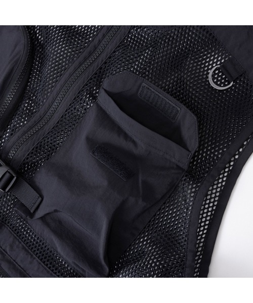 THE NORTH FACE(ザノースフェイス)の「THE NORTH FACE Utility Mesh Vest NP22331(ベスト・メンズ・ブラック・MEDIUM/LARGE)」の9枚目の写真