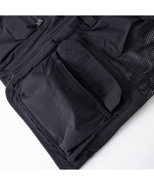 THE NORTH FACE(ザノースフェイス)の「THE NORTH FACE Utility Mesh Vest NP22331(ベスト・メンズ・ブラック・MEDIUM/LARGE)」の11枚目の写真