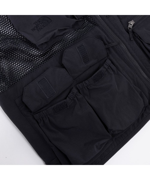THE NORTH FACE(ザノースフェイス)の「THE NORTH FACE Utility Mesh Vest NP22331(ベスト・メンズ・ブラック・MEDIUM/LARGE)」の12枚目の写真