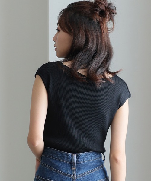 ElegChic(エレグシック)の「ボートネックフレンチスリーブサマーニット(ニット/セーター・レディース・ブラック/グレイッシュベージュ/ブルー/オフホワイト・XL/4L/M)」の7枚目の写真