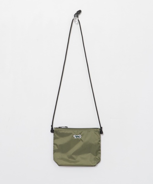PENNEYS(ぺニーズ)の「『別注』PENNEYS×DOORS THE FOX SACOCHE(ショルダーバッグ・メンズ・ベージュ/ブラック/カーキ・-)」の6枚目の写真