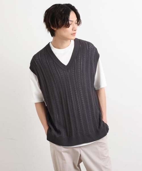 a.v.v（アーヴェヴェ）の「【洗濯機で洗える/2SET】透かし編ニットベスト（レイヤードカットソー付き）（ベスト・メンズ・オレンジ/アイボリー/チャコールグレー・46/44/48/50）」の12枚目の写真