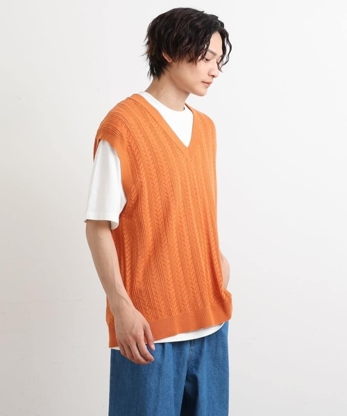 a.v.v（アーヴェヴェ）の「【洗濯機で洗える/2SET】透かし編ニットベスト（レイヤードカットソー付き）（ベスト・メンズ・オレンジ/アイボリー/チャコールグレー・46/44/48/50）」の21枚目の写真