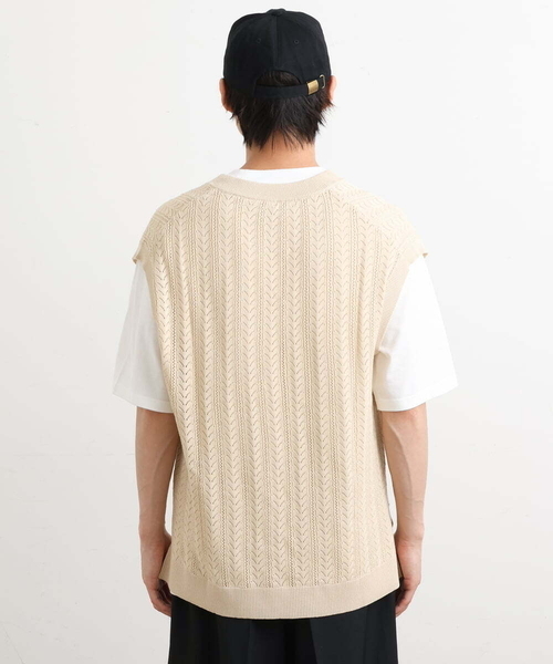 a.v.v（アーヴェヴェ）の「【洗濯機で洗える/2SET】透かし編ニットベスト（レイヤードカットソー付き）（ベスト・メンズ・オレンジ/アイボリー/チャコールグレー・46/44/48/50）」の16枚目の写真