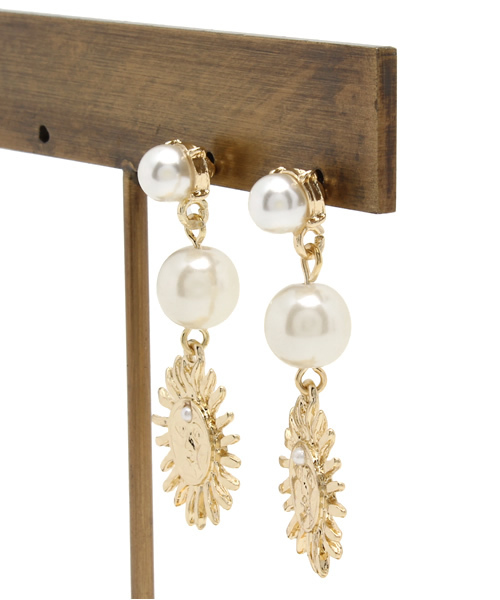 EVRIS（エヴリス）の「サニーパールピアス（ピアス（両耳用）・レディース・ゴールド・FREE）」の2枚目の写真