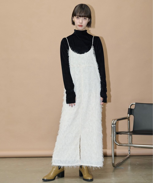 THE YOn（ザヨン）の「ヘアリーシャギーキャミワンピース（ワンピース・レディース・アイボリー/ブラック・FREE）」の14枚目の写真