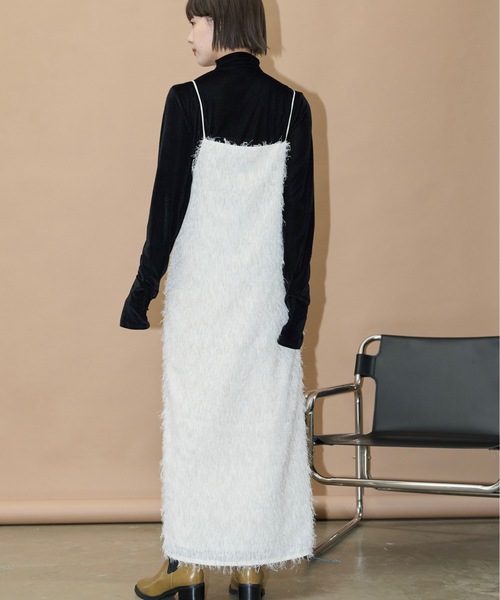 THE YOn（ザヨン）の「ヘアリーシャギーキャミワンピース（ワンピース・レディース・アイボリー/ブラック・FREE）」の15枚目の写真
