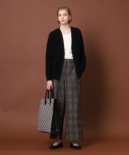 DRESSTERIOR（ドレステリア）の「◆【CLASSY.11月号掲載】【吸湿発熱・保湿】ホカウルラウンドヘムプルオーバー（Tシャツ/カットソー・レディース・ブルー/ホワイト/ブラック・34/38/36）」の4枚目の写真