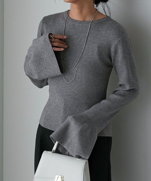 Anss.me（アンスミー）の「【Anss.me】クルーネックフレアスリーブリブニット（ニット/セーター・レディース・グレイッシュベージュ/グレー/ブラック/アイボリー・FREE）」の4枚目の写真