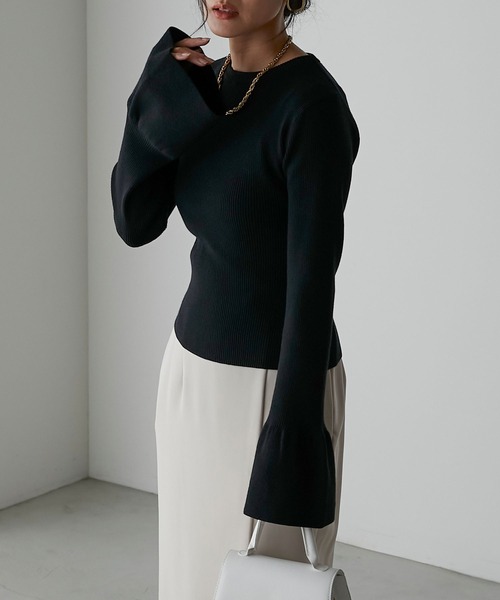 Anss.me（アンスミー）の「【Anss.me】クルーネックフレアスリーブリブニット（ニット/セーター・レディース・グレイッシュベージュ/グレー/ブラック/アイボリー・FREE）」の8枚目の写真