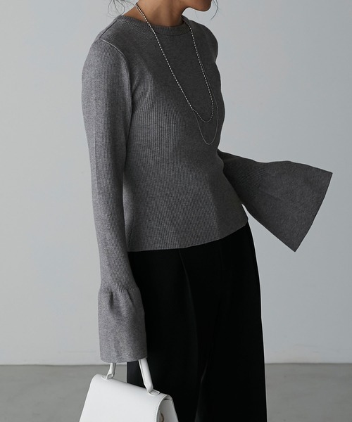 Anss.me（アンスミー）の「【Anss.me】クルーネックフレアスリーブリブニット（ニット/セーター・レディース・グレイッシュベージュ/グレー/ブラック/アイボリー・FREE）」の10枚目の写真