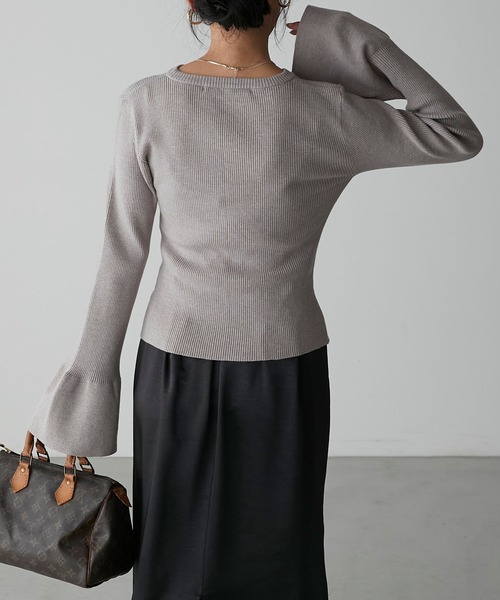 Anss.me（アンスミー）の「【Anss.me】クルーネックフレアスリーブリブニット（ニット/セーター・レディース・グレイッシュベージュ/グレー/ブラック/アイボリー・FREE）」の19枚目の写真