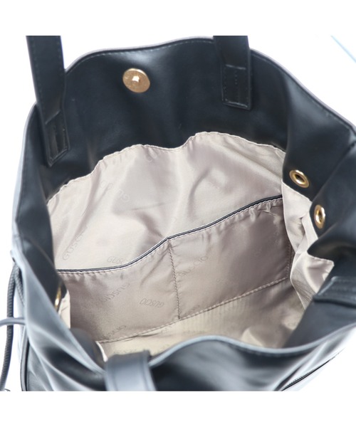 GUSCIO(グッシオ)の「【グッシオベーシック】巾着トートバッグ カジュアル A4対応 PUレザー(トートバッグ・レディース・ベージュ/アイボリー/ブラック/キャメル・FREE)」の10枚目の写真