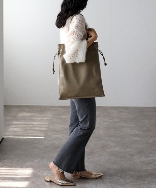 グッシオベーシック】巾着トートバッグ カジュアル A4対応 PUレザー