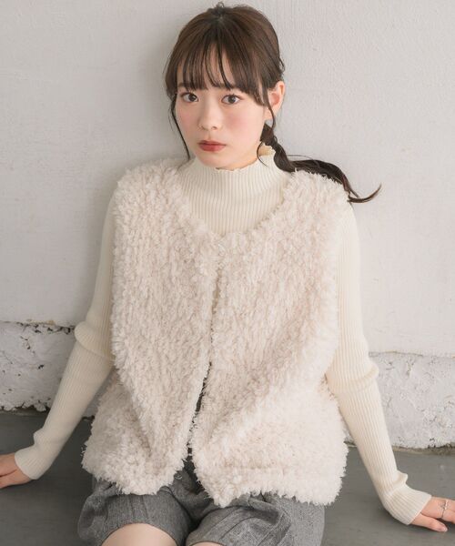 RETRO GIRL（レトロガール）の「ミックスファーベスト（ベスト・レディース・アイボリー/ライトグレー/ブラウン・FREE）」の2枚目の写真