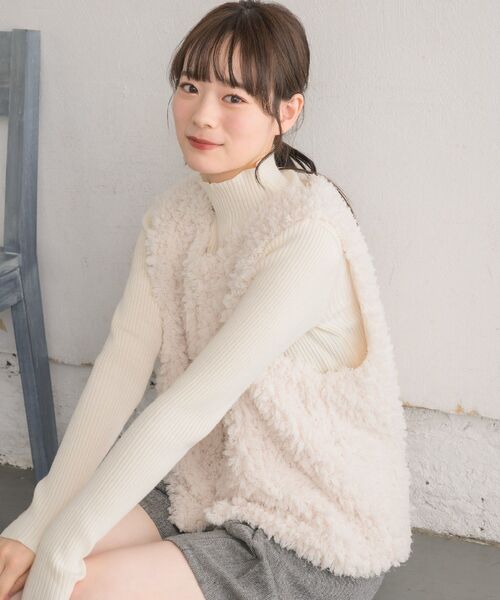 RETRO GIRL（レトロガール）の「ミックスファーベスト（ベスト・レディース・アイボリー/ライトグレー/ブラウン・FREE）」の4枚目の写真