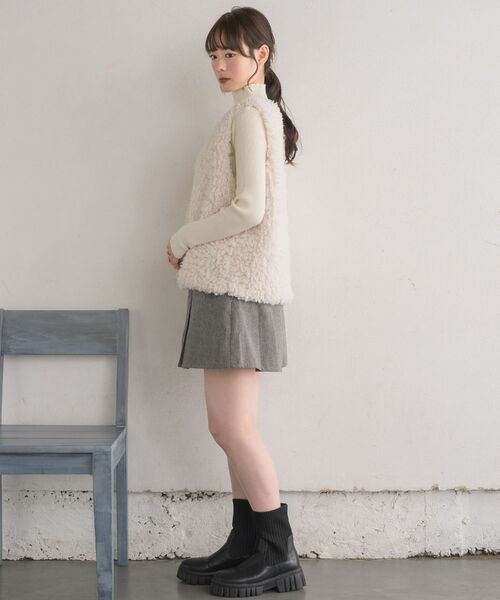 RETRO GIRL（レトロガール）の「ミックスファーベスト（ベスト・レディース・アイボリー/ライトグレー/ブラウン・FREE）」の7枚目の写真