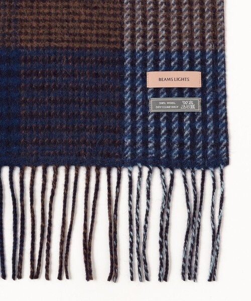BEAMS LIGHTS（ビームスライツ）の「BEAMS LIGHTS / ウール リバーシブル チェック マフラー（マフラー・メンズ・ベージュ/ブルー・ONE SIZE）」の12枚目の写真