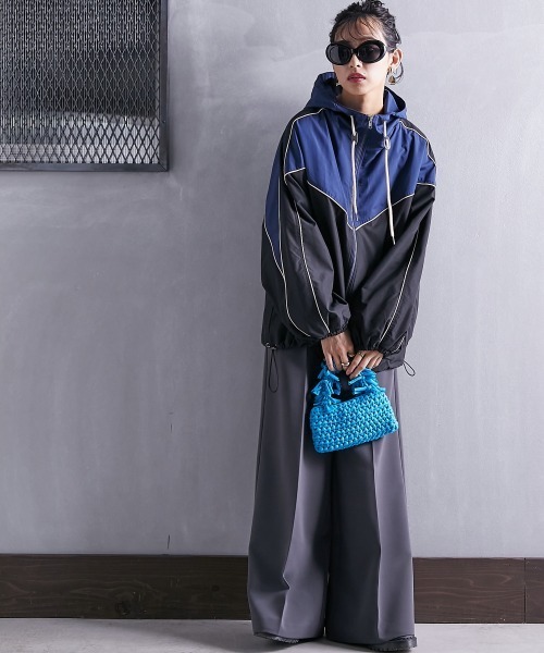 GEVS.（ジェイヴィス）の「＜大きいサイズ＞ リラックスワイドパンツ GEVS.（スラックス・レディース・チャコール/レッド・L/LL/3L/4L/5L）」の11枚目の写真