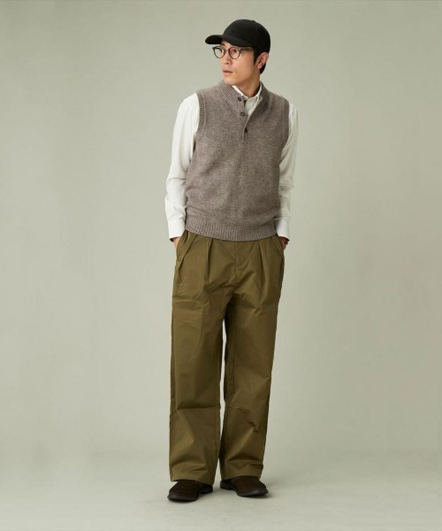 TOKYO SHIRTS（トウキョウシャツ）の「ハーフ釦　ベーシック ニットベスト（ベスト・メンズ・ネイビー/グレー/ブラウン・L/LL/M）」の4枚目の写真