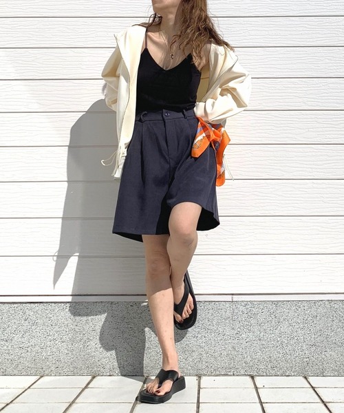 Q（キュー）の「タックショートパンツ（その他パンツ・レディース・チャコールグレー/ベージュ・MEDIUM）」の19枚目の写真