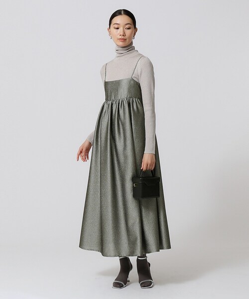 GALLEST（ギャレスト）の「メタリックキャミワンピース（ワンピース・レディース・ダークグレー/サンドベージュ・38）」の4枚目の写真