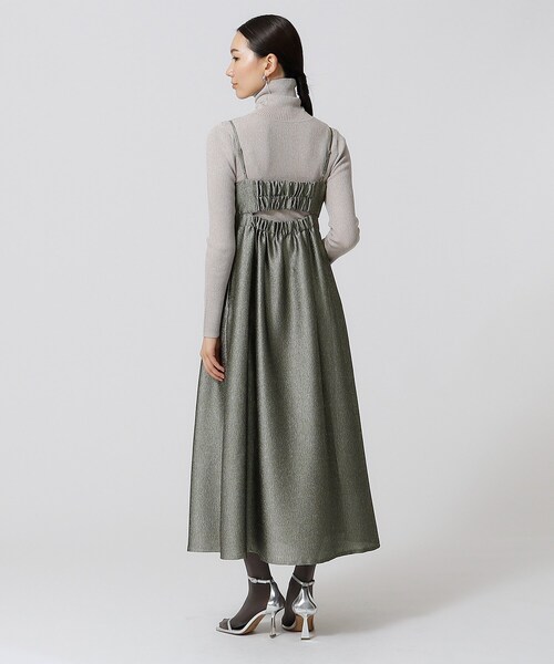 GALLEST（ギャレスト）の「メタリックキャミワンピース（ワンピース・レディース・ダークグレー/サンドベージュ・38）」の6枚目の写真