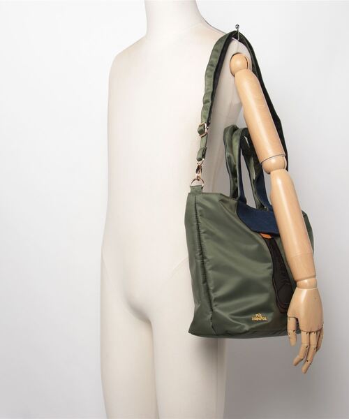 mis zapatos（ミス　サパト）の「ハイカットブーツトート（トートバッグ・レディース・ベージュ/ブラック/カーキ・ONE SIZE）」の7枚目の写真