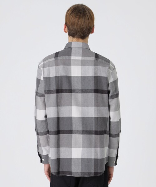 BLACK LABEL CRESTBRIDGE（ブラックレーベル・クレストブリッジ）の「ソフトタッチヘリンボンチェックシャツ（シャツ/ブラウス・メンズ・ライトグレー/レッド系その他2・S/M/L/XL）」の5枚目の写真