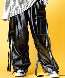 a.p.o.v.（エーピーオービー）の「a.p.o.v. レザーテクノパンツ（カーゴパンツ）」