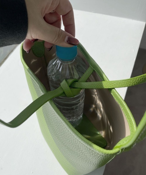 marjour(マージュール)の「MINIMAL DAILY TOTE(MINI)(トートバッグ・レディース・グリーン/ブラック・FREE)」の5枚目の写真