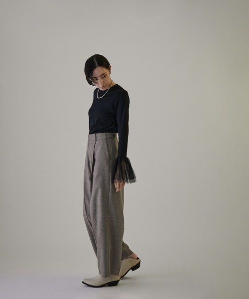 SALON adam et rope'(サロン アダム エ ロペ)の「【追加】カフチュールフレアロングTシャツ2(Tシャツ/カットソー・レディース・ブラック/オフホワイト・FREE)」の17枚目の写真