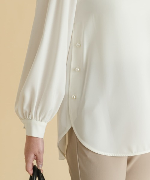 F by ROSSO（エフバイロッソ）の「F by ROSSO　サイドパールハイネックブラウス（シャツ/ブラウス・レディース・ブラック/オフホワイト・FREE）」の18枚目の写真