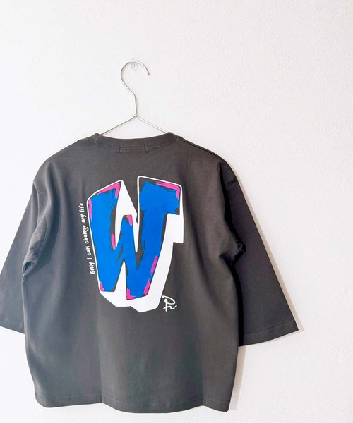 ZI-ON（ジーオン）の「オーバーサイズ グラフィティープリントロンT（Tシャツ/カットソー・キッズ・ブラック系その他/ベージュ系その他/ホワイト系その他3/グレー系その他/カーキ/ブラック/ブラック系その他2/杢グレー/ダークグリーン/オフホワイト/ブラック系その他3/ホワイト系その他2/ホワイト系その他/ネイビー/パープル/ベージュ・140cm/160cm/120cm/110cm/150cm/130cm）」の10枚目の写真