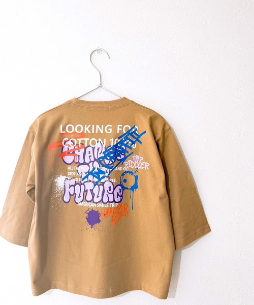 ZI-ON（ジーオン）の「オーバーサイズ グラフィティープリントロンT（Tシャツ/カットソー・キッズ・ブラック系その他/ベージュ系その他/ホワイト系その他3/グレー系その他/カーキ/ブラック/ブラック系その他2/杢グレー/ダークグリーン/オフホワイト/ブラック系その他3/ホワイト系その他2/ホワイト系その他/ネイビー/パープル/ベージュ・140cm/160cm/120cm/110cm/150cm/130cm）」の12枚目の写真