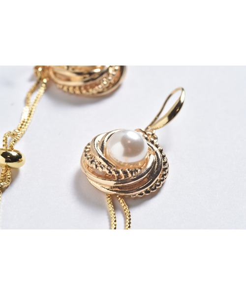tone(トーン)の「【Astyle】pearlgoldチェーンステンレスピアス(MA)(ピアス(両耳用)・レディース・ゴールド・FREE)」の7枚目の写真