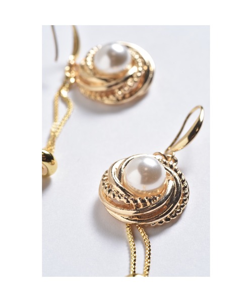 tone(トーン)の「【Astyle】pearlgoldチェーンステンレスピアス(MA)(ピアス(両耳用)・レディース・ゴールド・FREE)」の3枚目の写真