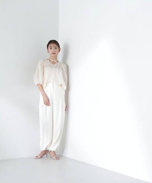 NATURAL BEAUTY BASIC（ナチュラルビューティーベーシック）の「◇２ＷＡＹカーゴパンツ（カーゴパンツ・レディース・オフホワイト/グレー/ブラック・MEDIUM/SMALL）」の9枚目の写真