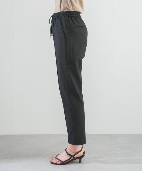 URBAN RESEARCH ROSSO WOMEN（アーバンリサーチ　ロッソ）の「ウォッシャブルイージーテーパードパンツ（その他パンツ・レディース・ブラック/グレー系その他/イエロー系その他・FREE）」の16枚目の写真