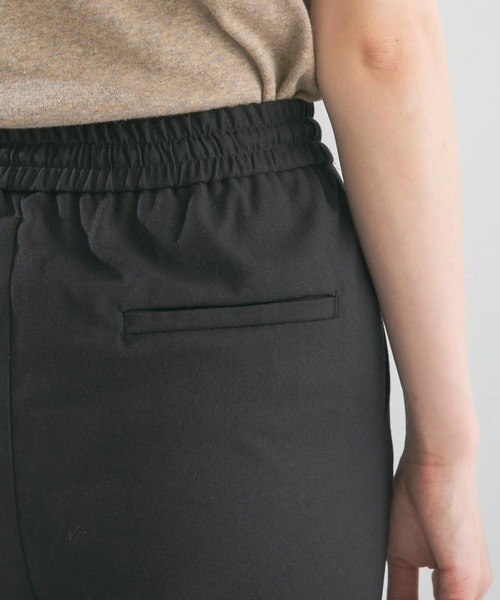 URBAN RESEARCH ROSSO WOMEN（アーバンリサーチ　ロッソ）の「ウォッシャブルイージーテーパードパンツ（その他パンツ・レディース・ブラック/グレー系その他/イエロー系その他・FREE）」の22枚目の写真