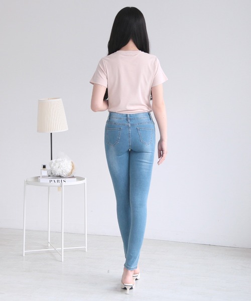 Julia Boutique（ジュリアブティック）の「MignonビジューロゴTシャツ/24010（Tシャツ/カットソー・レディース・イエロー/ホワイト/ピンク/ブラック・ONE）」の8枚目の写真