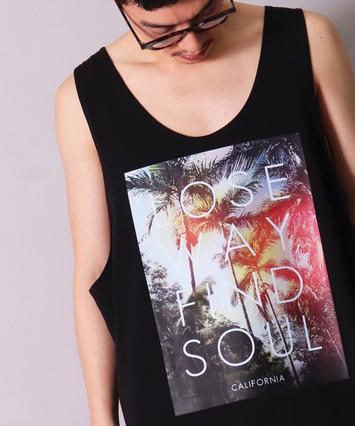 BAYBLO（ベイブロ）の「(BB)【ユニセックス】サマー グラフィック ストレッチ タンクトップ（タンクトップ・メンズ・ベージュ/ブラック/オフホワイト・LARGE/MEDIUM）」の3枚目の写真