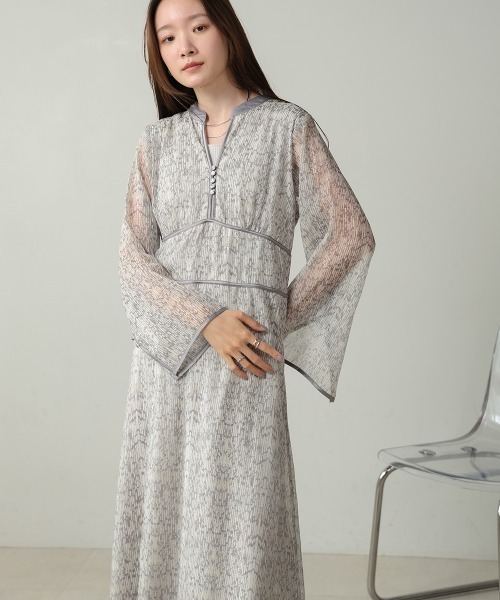 Bab(バブ)の「【S・Mサイズ展開】ニュアンスラメパイピングワンピース(ワンピース・レディース・グリーン/グレー・S/M)」の3枚目の写真