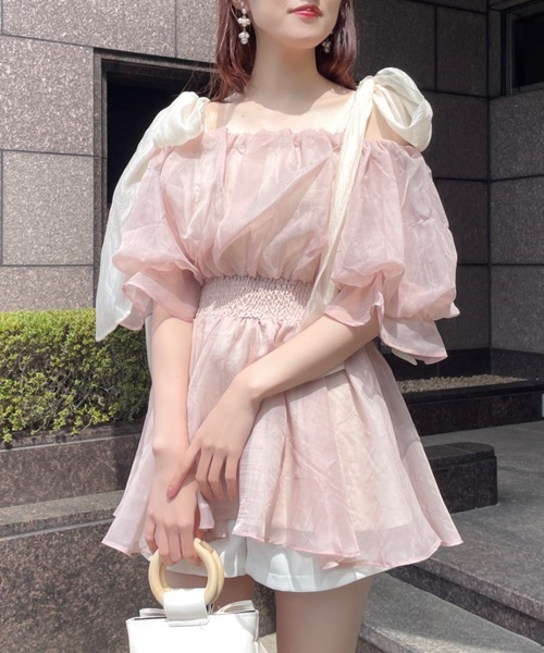 NOMAE（ノーマエ）の「シアーオフショルチュニックブラウス