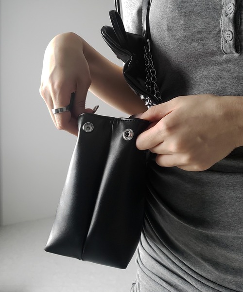 me+em select（ミームセレクト）の「【 ３color 】ダブルリボンフェイクレザーチェーンショルダーバッグ ／ double ribbon fake leather chain shoulder bag（ショルダーバッグ・レディース・シルバー/アイボリー/ブラック・FREE）」の14枚目の写真