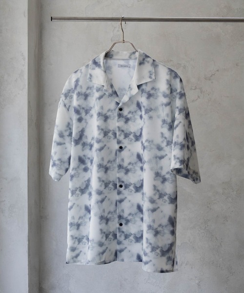 URBAN COLLECTION(アーバンコレクション)の「接触冷感とろみ総柄ポリトロシャツ(シャツ/ブラウス・メンズ・ブラック/ホワイト・XL/L/M/S)」の1枚目の写真