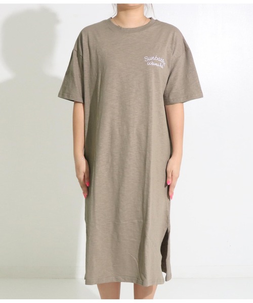 anap mimpi（アナップミンピ）の「刺繍 メッセージ ユッタリ スラブ 半袖 Tシャツ ワンピース（ワンピース・レディース・ダークグレー/ベージュ・FREE）」の10枚目の写真