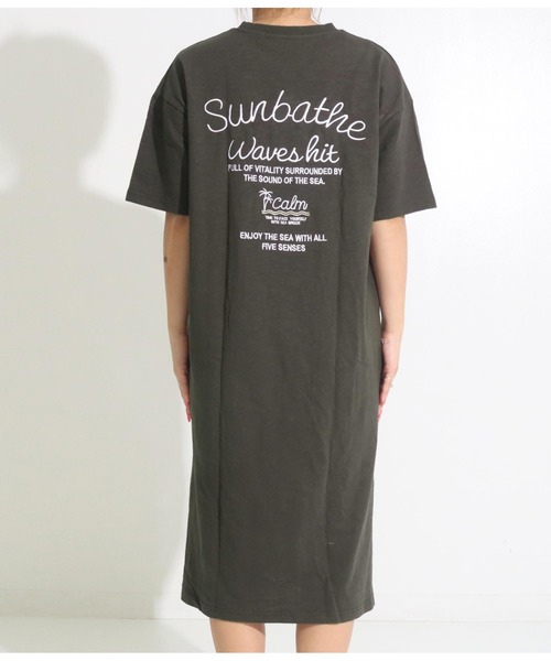 anap mimpi（アナップミンピ）の「刺繍 メッセージ ユッタリ スラブ 半袖 Tシャツ ワンピース（ワンピース・レディース・ダークグレー/ベージュ・FREE）」の14枚目の写真