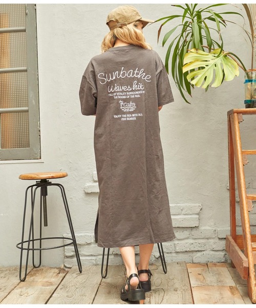 anap mimpi（アナップミンピ）の「刺繍 メッセージ ユッタリ スラブ 半袖 Tシャツ ワンピース（ワンピース・レディース・ダークグレー/ベージュ・FREE）」の3枚目の写真