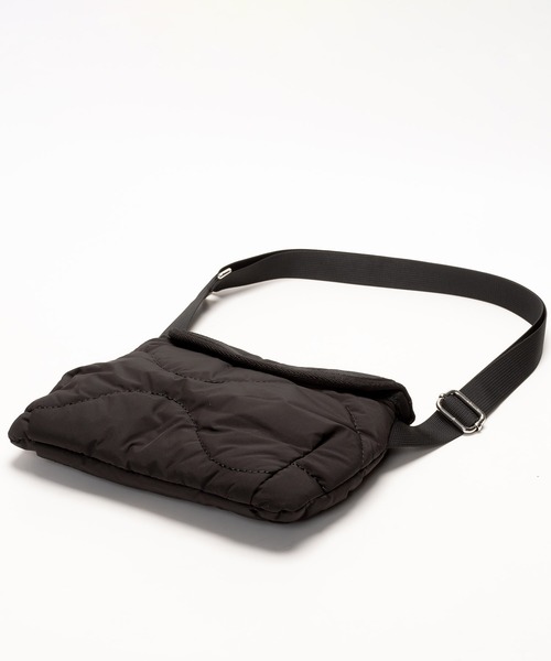 SVEC(シュベック)の「キルティング 中綿 ショルダーバッグ(ショルダーバッグ・レディース・ホワイト/ブラック/カーキ/グレー・FREE)」の9枚目の写真